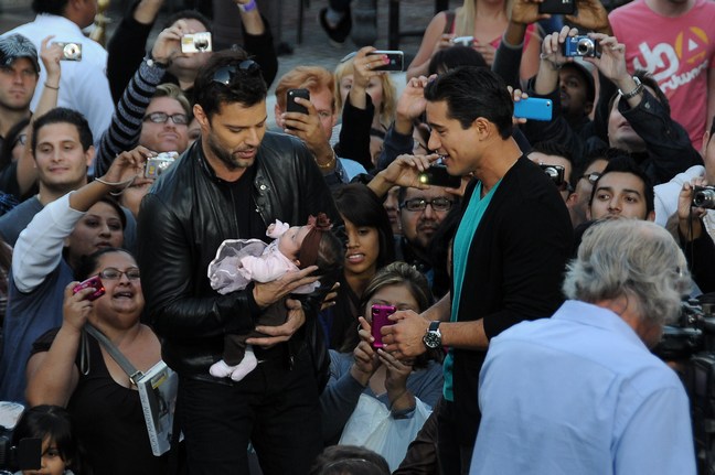 Ricky Martin, Mario Lopez