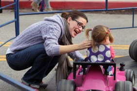 Jennifer Garner, gray sweater, black glasses, jeans