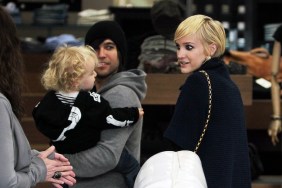 Ashlee simpson, black coat, pixie haircut