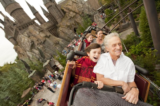 Michael Douglas, white shirt, harry potter park