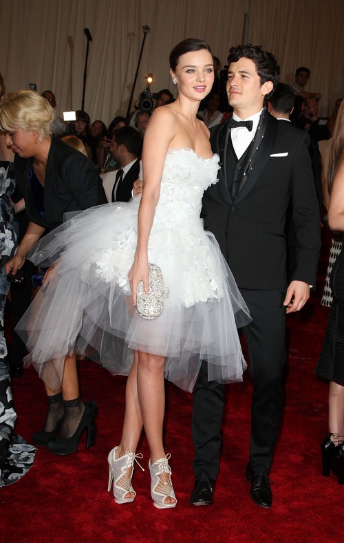 miranda kerr white gown, orlando bloom