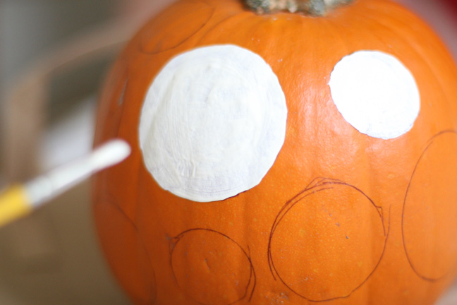 DIY Polka Dot Pumpkin Craft Step 4