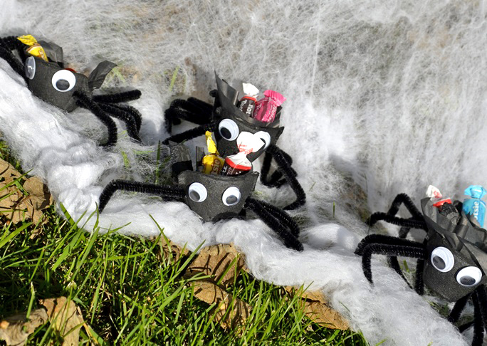 Halloween Spider Treat Cups DIY Craft - Step 8