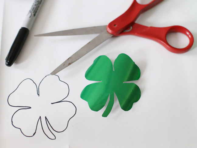 DIY Shamrock Straw Toppers