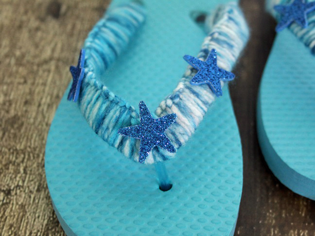 yarn flip flop decorating idea step 2a