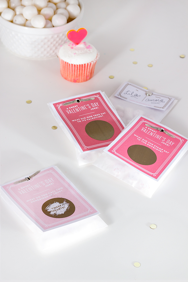 DIY Scratch Off Classroom Valentines by Splendid Supply Co. for Momtastic