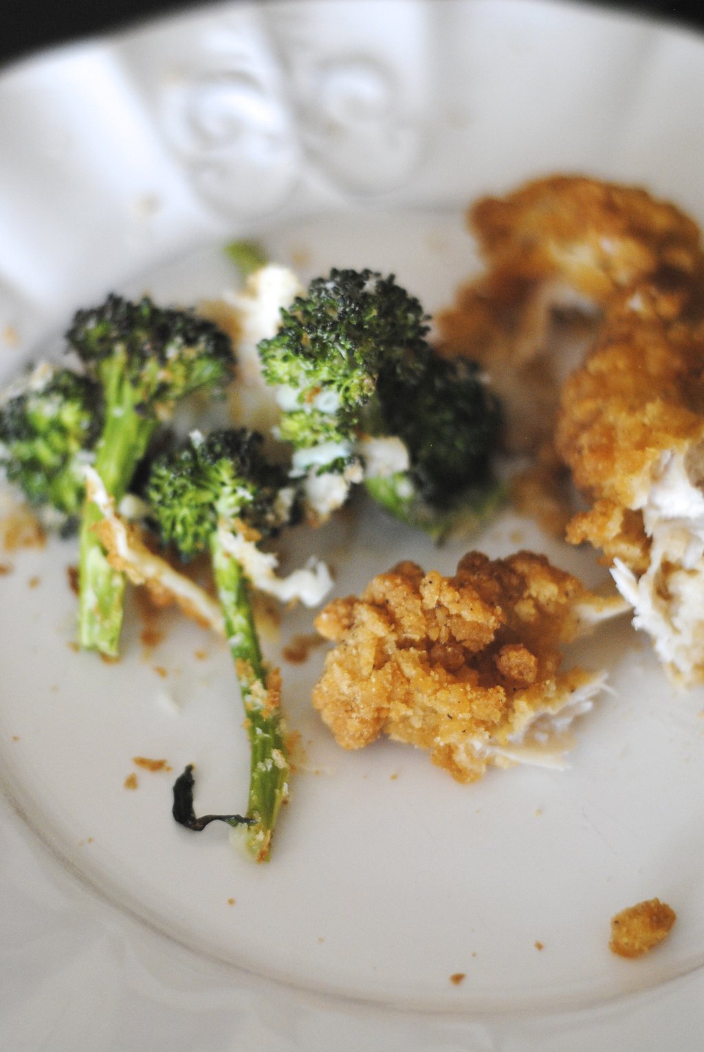 close up of healthy meal with chicken strips