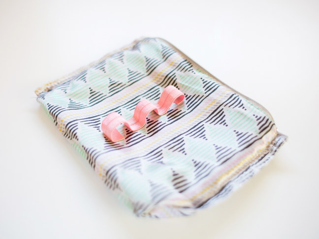 makeup-bag-pink-elastic-loops