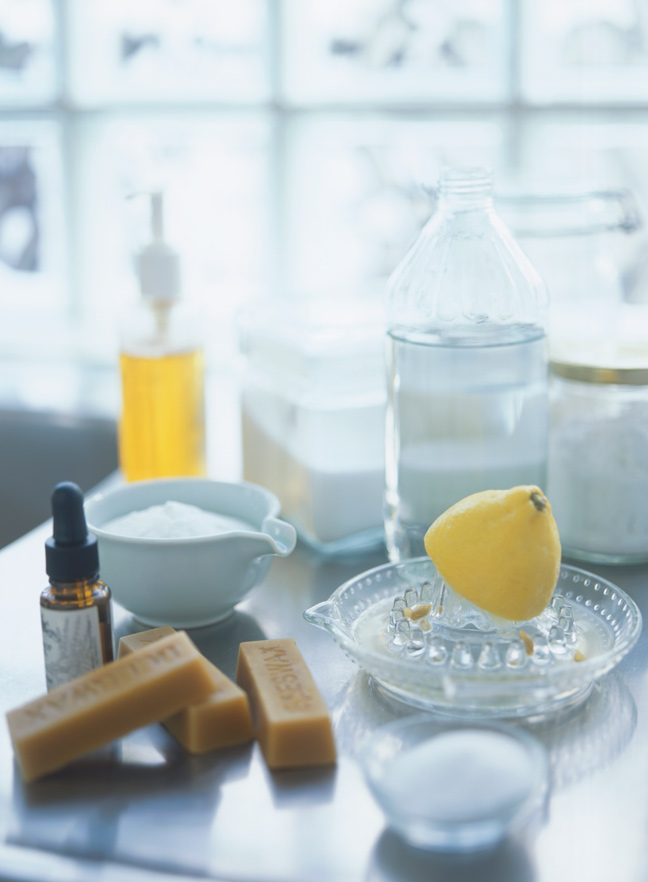 Making all-natural house cleaner with lemon