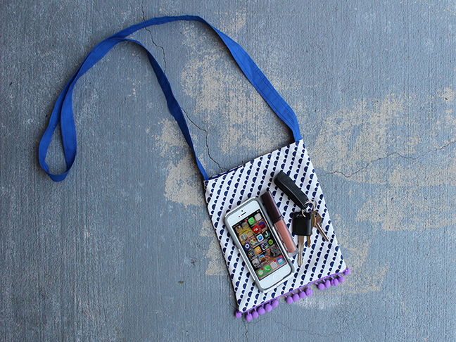 DIY.. Pom Pom Cross Body Bag