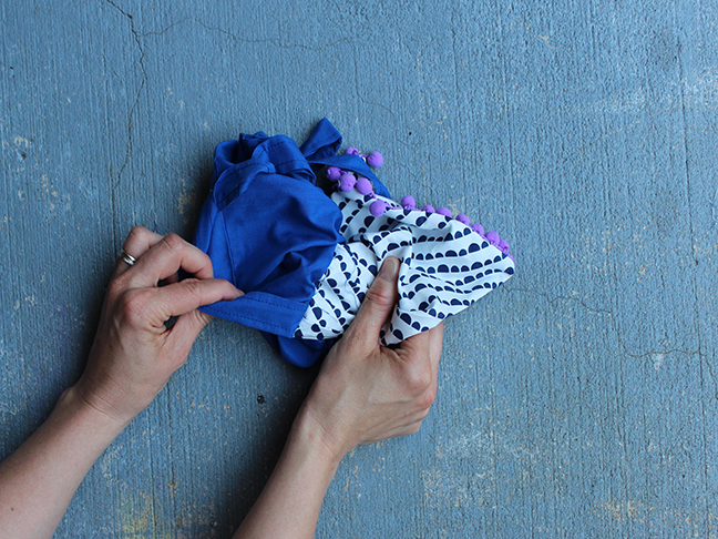 DIY.. Pom Pom Cross Body Bag