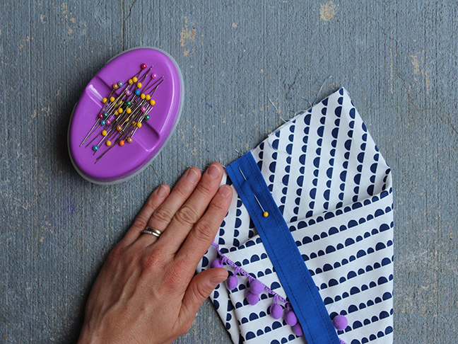 DIY.. Pom Pom Cross Body Bag