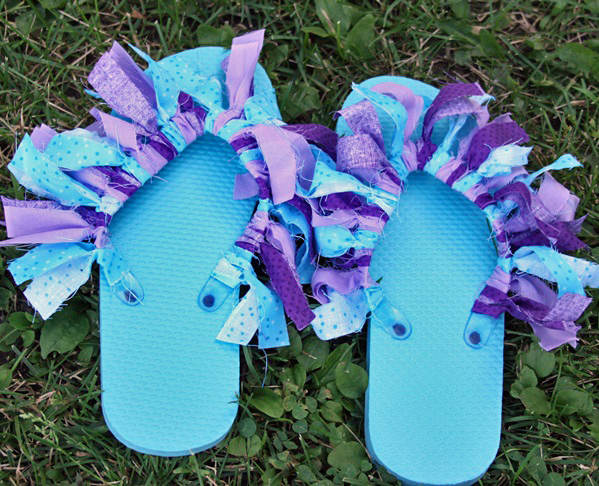 fabric scrap flip flop decorating idea final 1