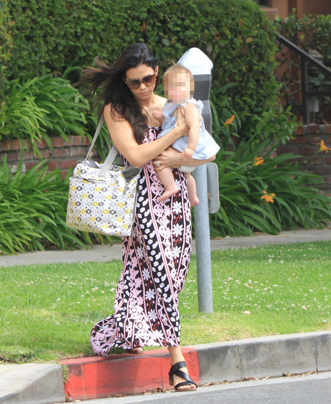 Jenna Dewan-Tatum and Daughter Cross The Street