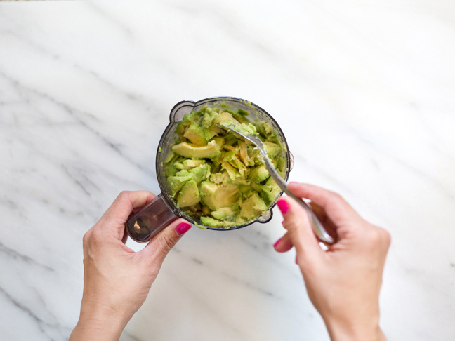 avocado-chunks-in-food-processor