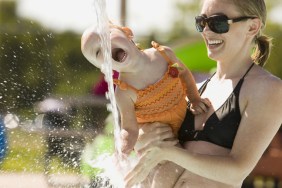 mom-baby-water-park-sunglasses