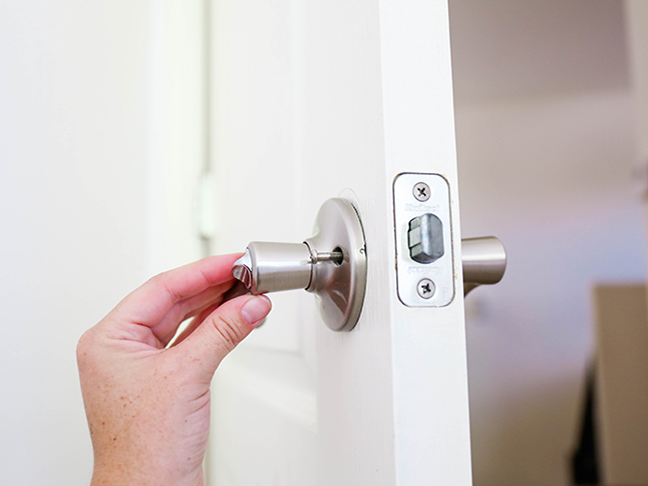 Reverse your toddler's bedroom door handle to keep the lock on the outside \\ Toddler Proofing Tricks You've Never Heard of Before