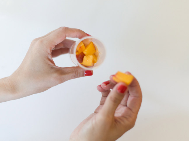 fruit-in-push-pop-mold fruit-in-push-pop-mold