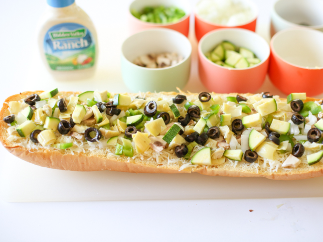 veggie garlic bread pizza