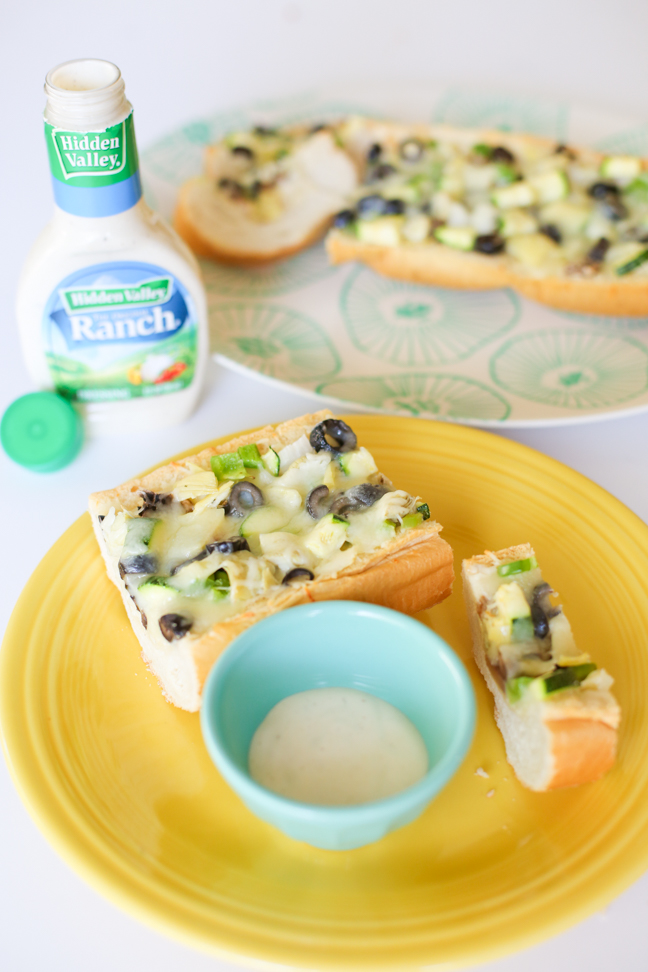 veggie ranch garlic bread pizza