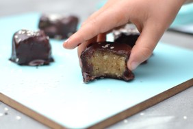 Healthy Caramel Fudge Bites