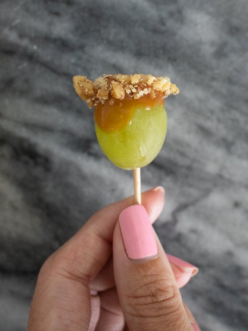 These Easy Caramel “Apple” Grapes are Deliciously Deceiving These Easy Caramel “Apple” Grapes are Deliciously Deceiving