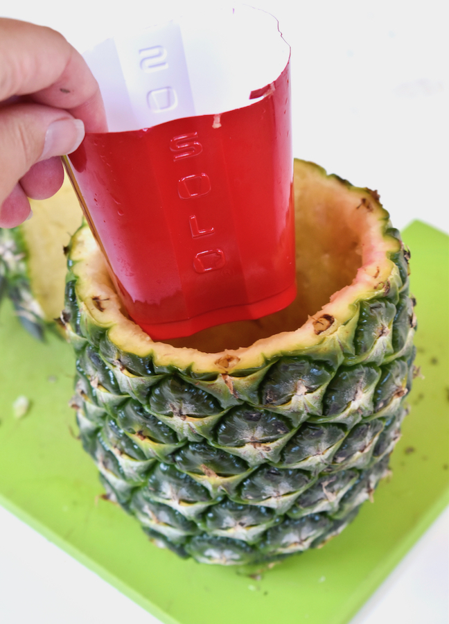 Make This Extra Sweet DIY Pineapple Vase In Less Than 10 Minutes