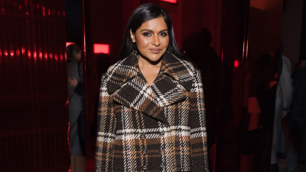 Mindy Kaling attends the Patou Menswear Fall-Winter 2025/2026 show as part of Paris Fashion Week on January 26, 2025 in Paris, France.