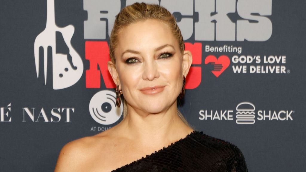 Kate Hudson attends the 2025 Love Rocks NYC Benefit for God's Love We Deliver at Beacon Theatre on March 06, 2025 in New York City.