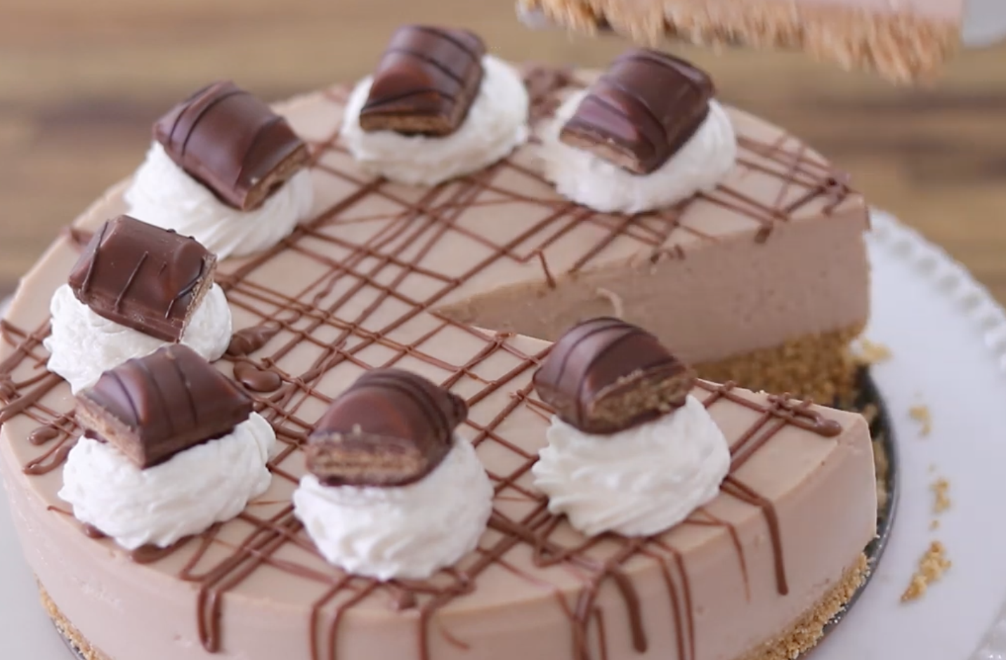 No-Bake Kinder Bueno Cheesecake