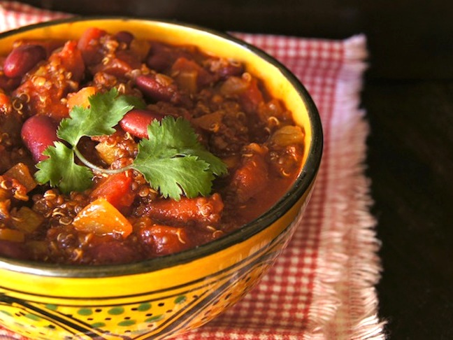 30-Minute Red Quinoa Vegetarian Chili