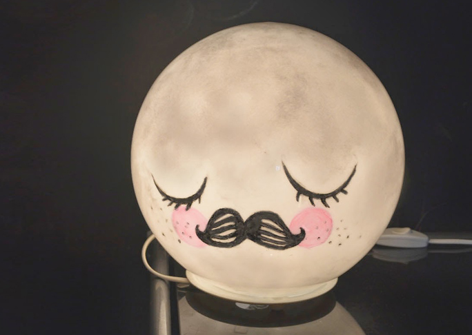  Mr. Moon Lamp