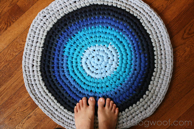 DIY Crochet T-shirt Rug