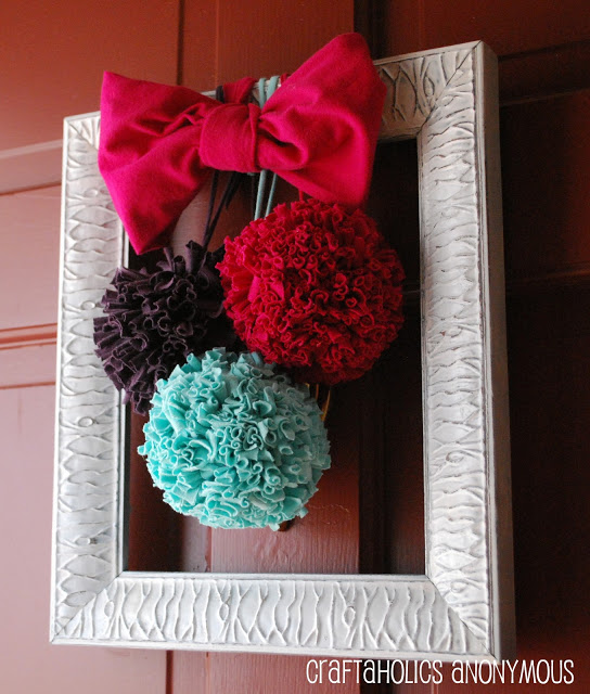 DIY T-Shirt Pom Poms