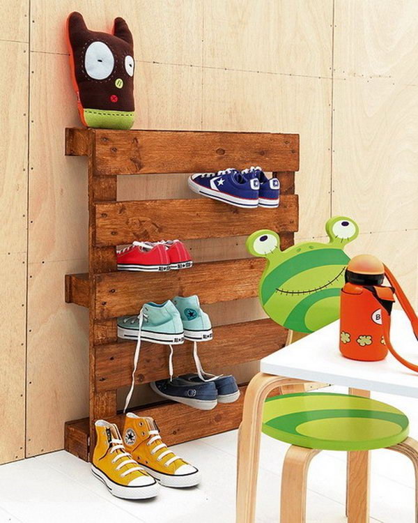 DIY Pallet Shoe Organizer