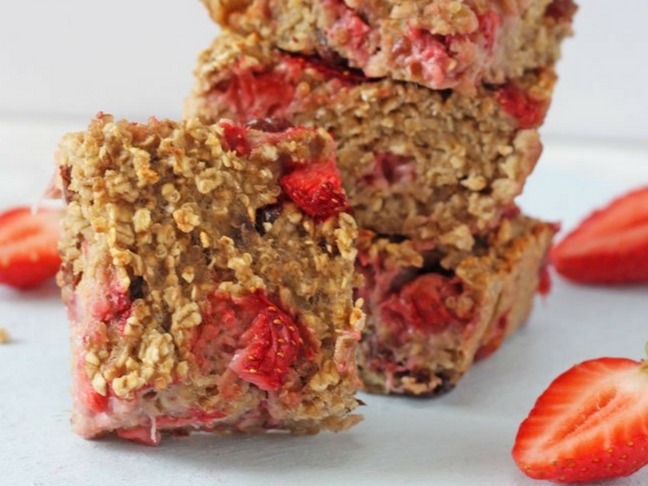 Strawberry Quinoa Breakfast Bars