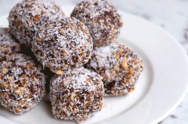 Apple and Cinnamon Bliss Balls