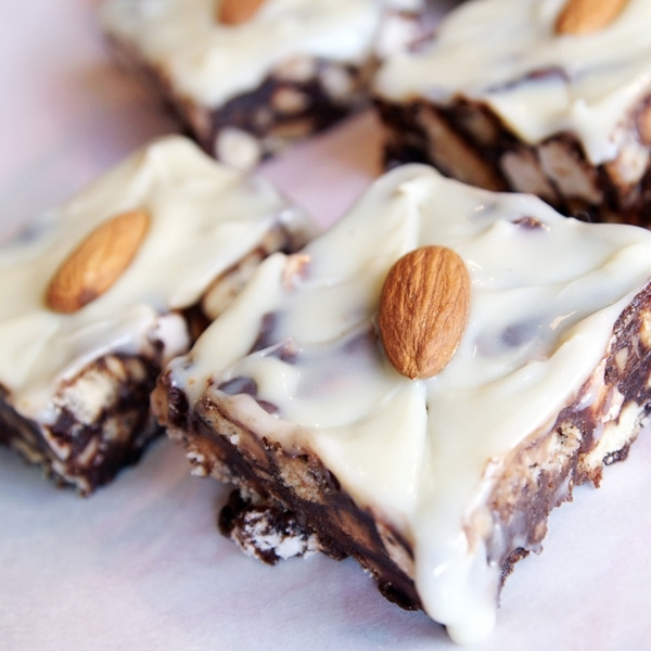 Chocolate Crunchy Marble Brownies