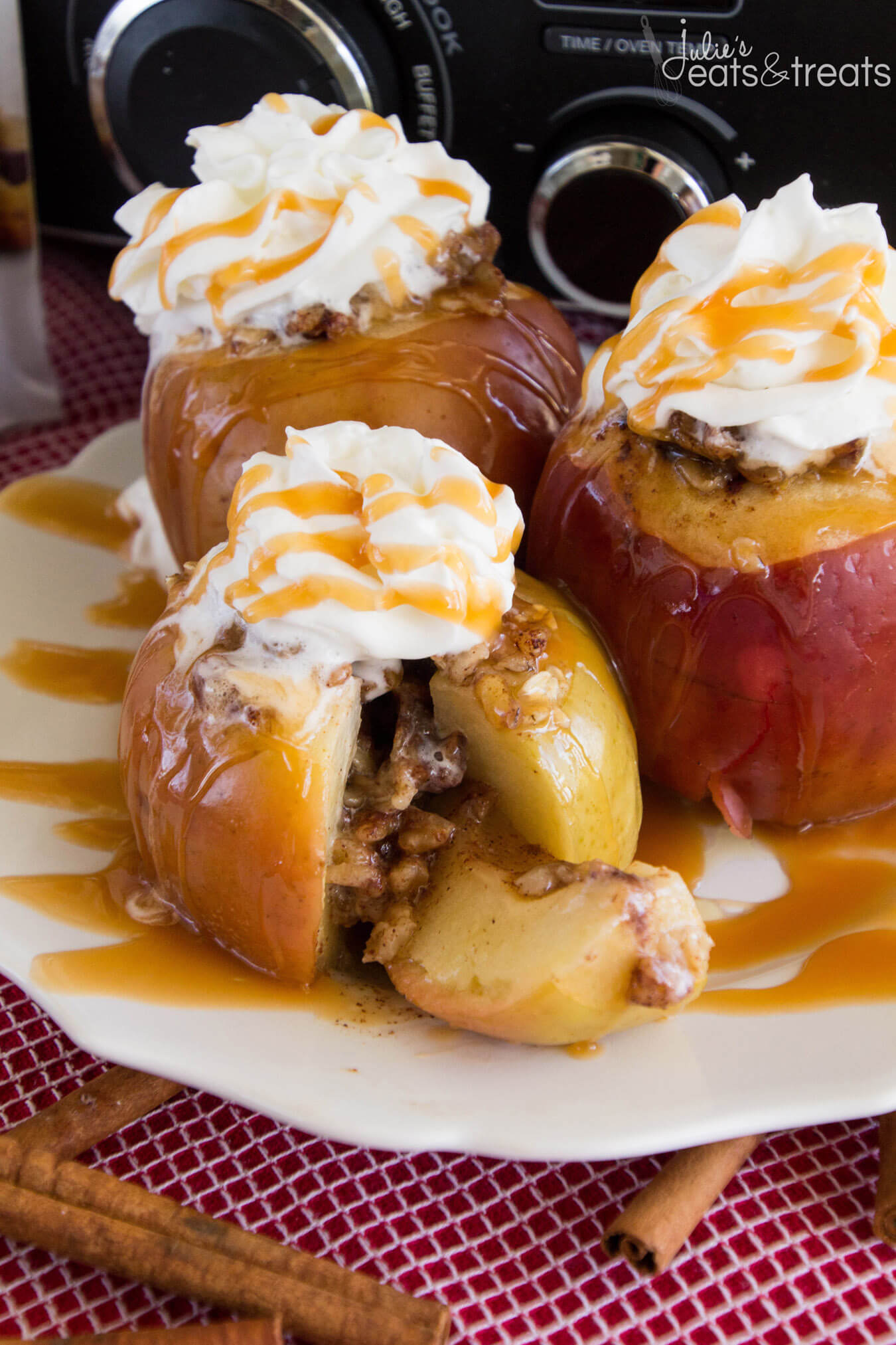 Light Crockpot Baked Apples Recipe 