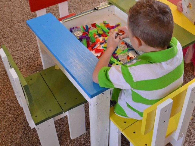 Kids' Table and Chairs