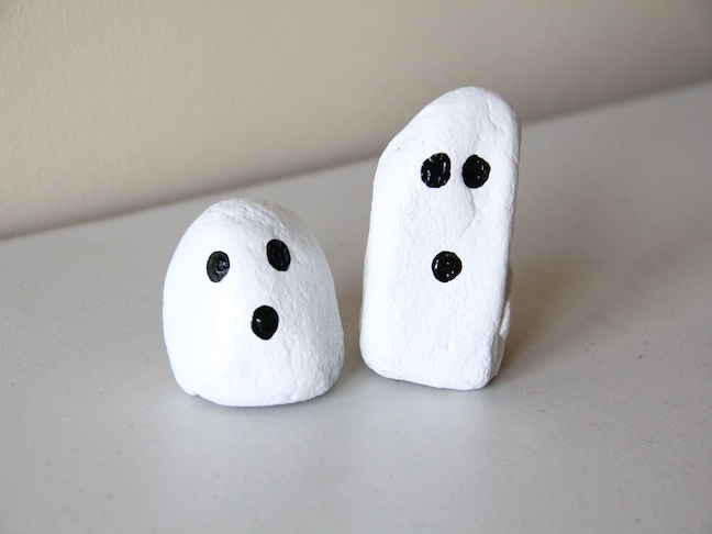 Halloween DIY: Rock Ghosts