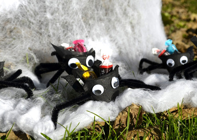 Halloween DIY: Spider Treat Cups