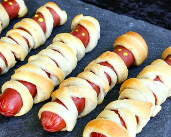 Lunch Box Mummy Dogs