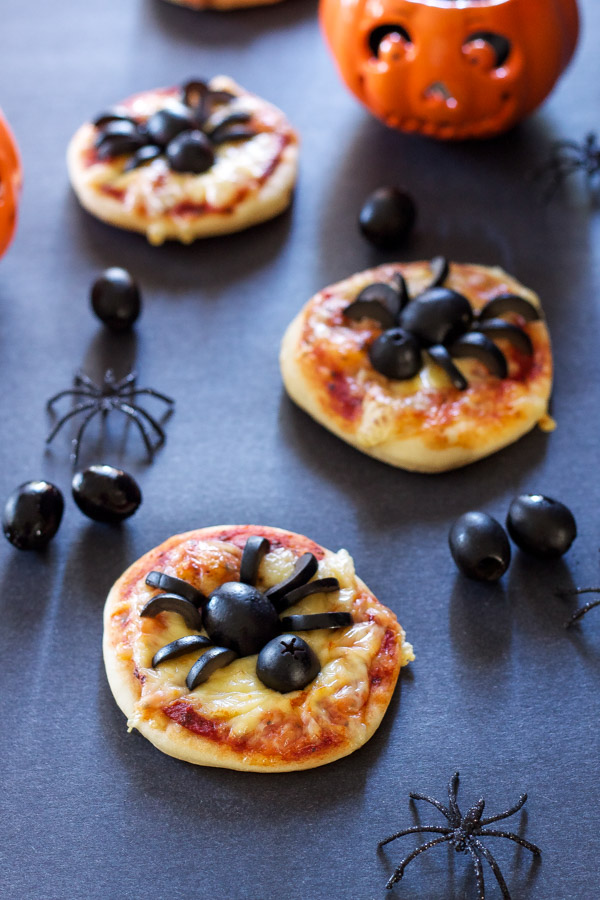 Lunch Box Mini Spider Pizzas