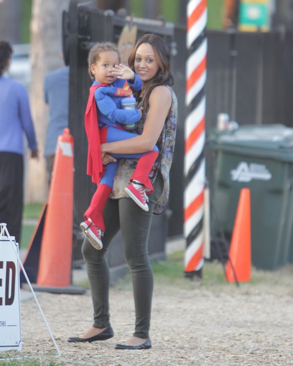  Mr. Bones Pumpkin Patch - Tia Mowry-Hardrict