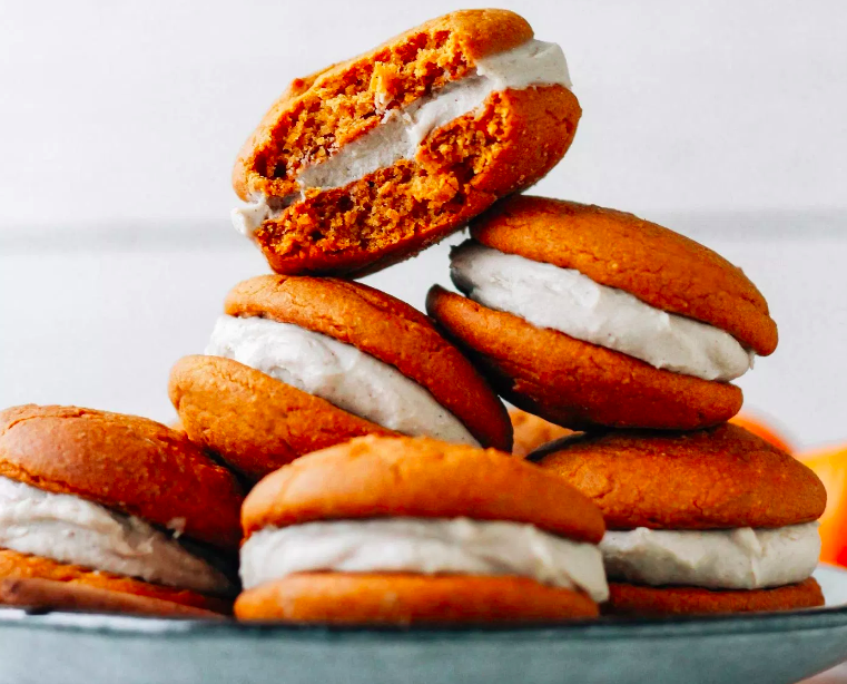 Chai Pumpkin Whoopie PIes