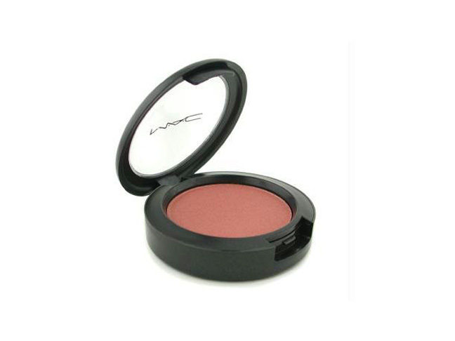 MAC’s Powder Blush in “Peachtwist” 