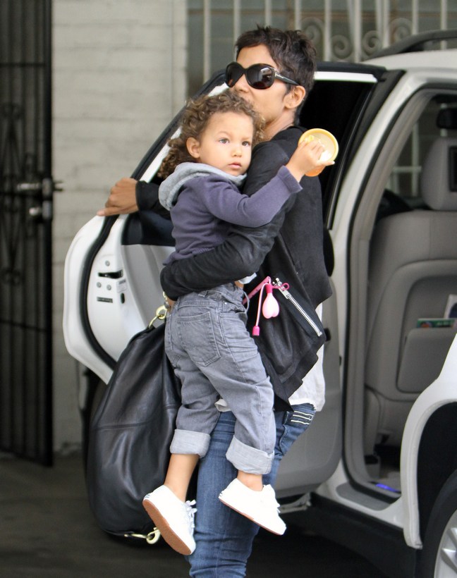 Halle Berry, Nahla, black jacket, jeans, sunglasses, white shirt